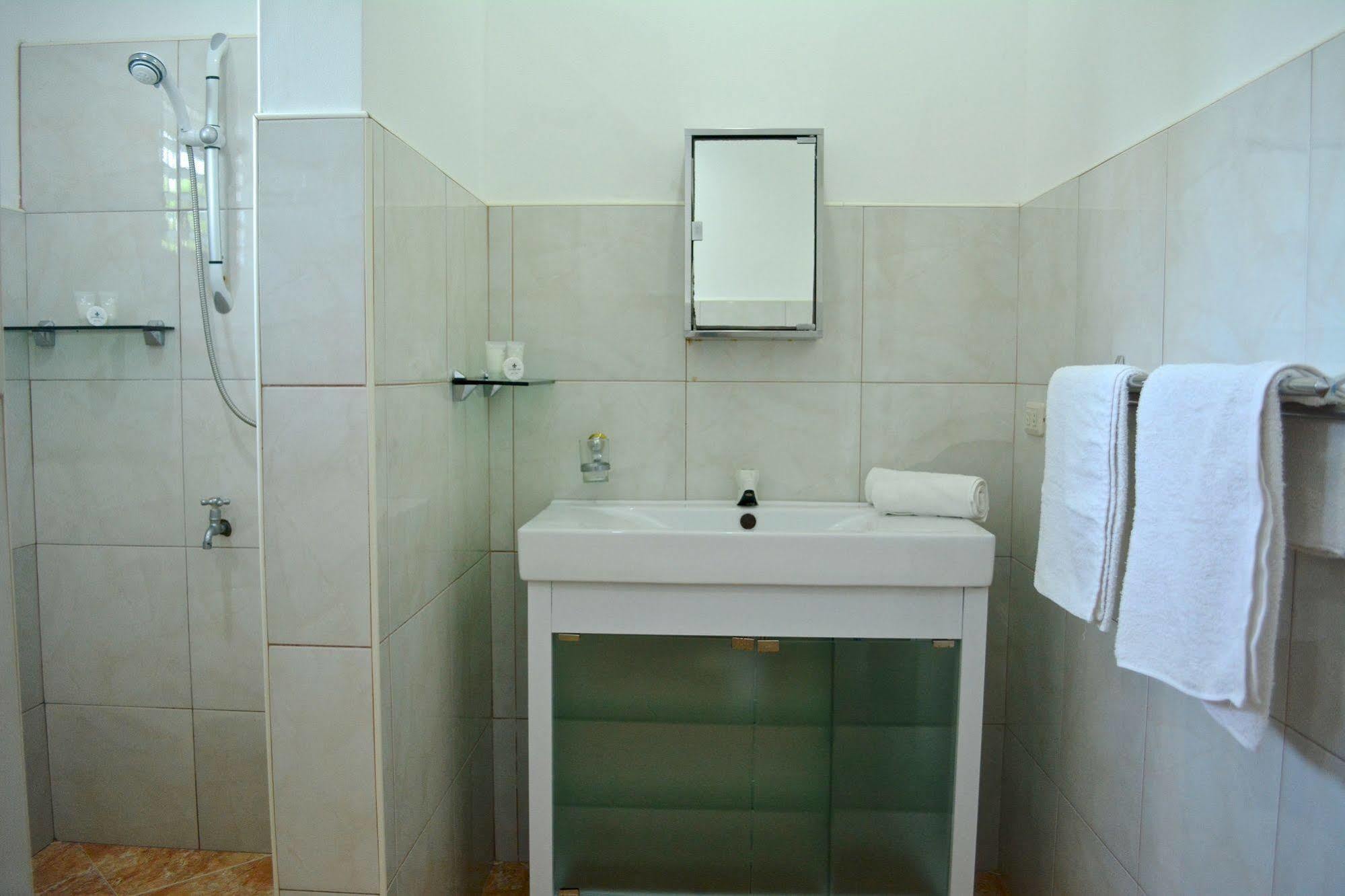Olivia Resort Serviced Apartments And Bungalows Panglao Exteriér fotografie